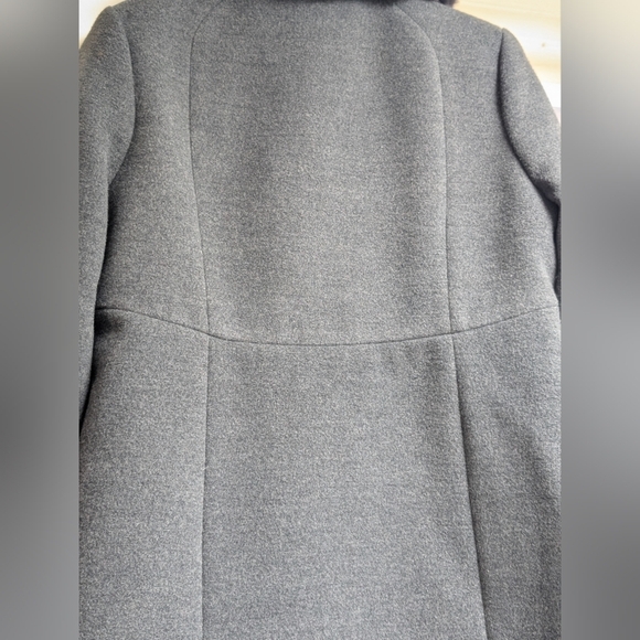 Elegant Gray Double-Breasted Coat with Faux Fur Trim For Child - Picture 6 of 13